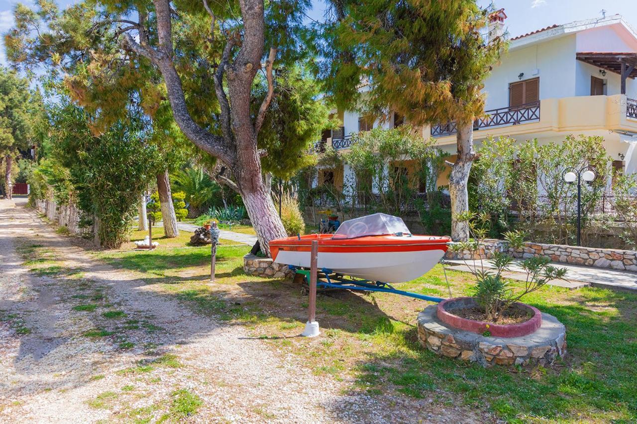 Galazia Akti Seaside Apartments Nikíti Kültér fotó