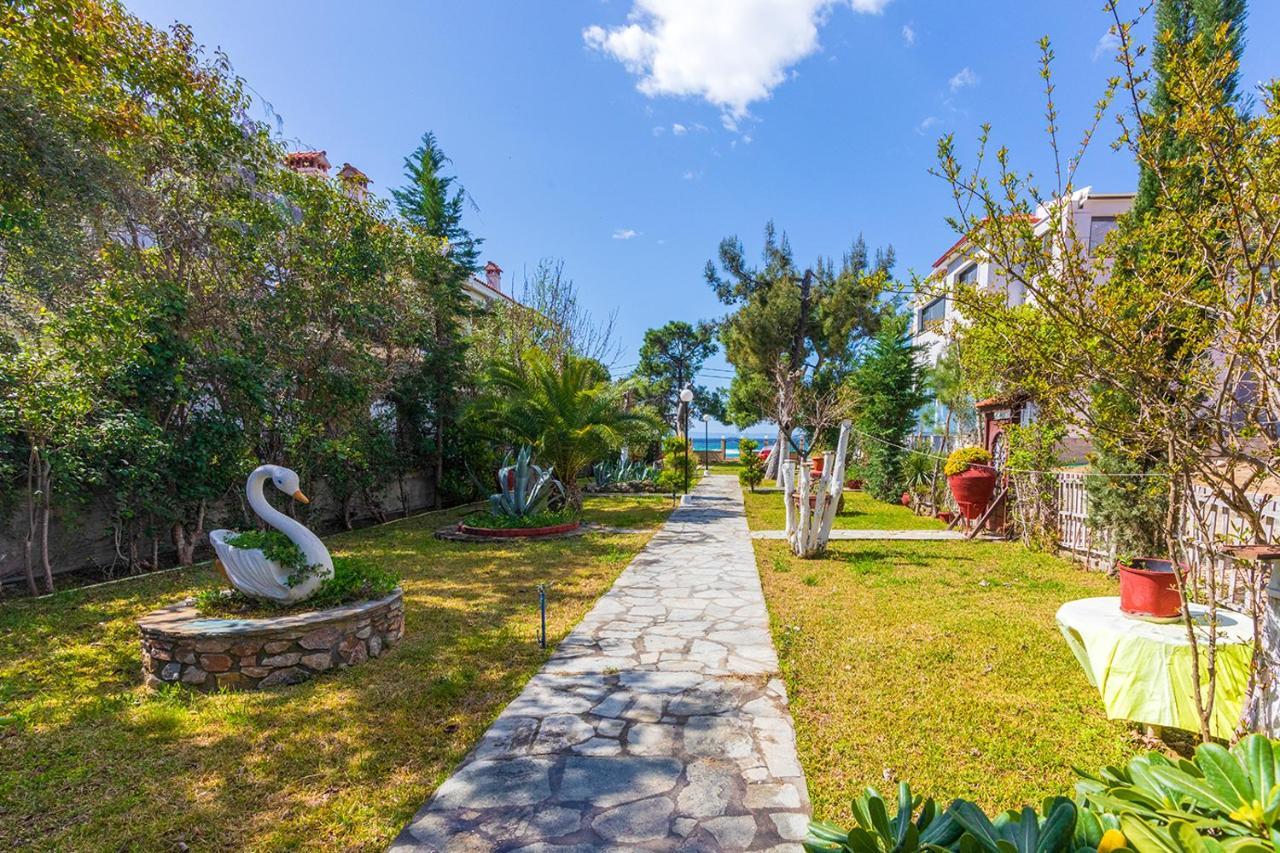 Galazia Akti Seaside Apartments Nikíti Kültér fotó
