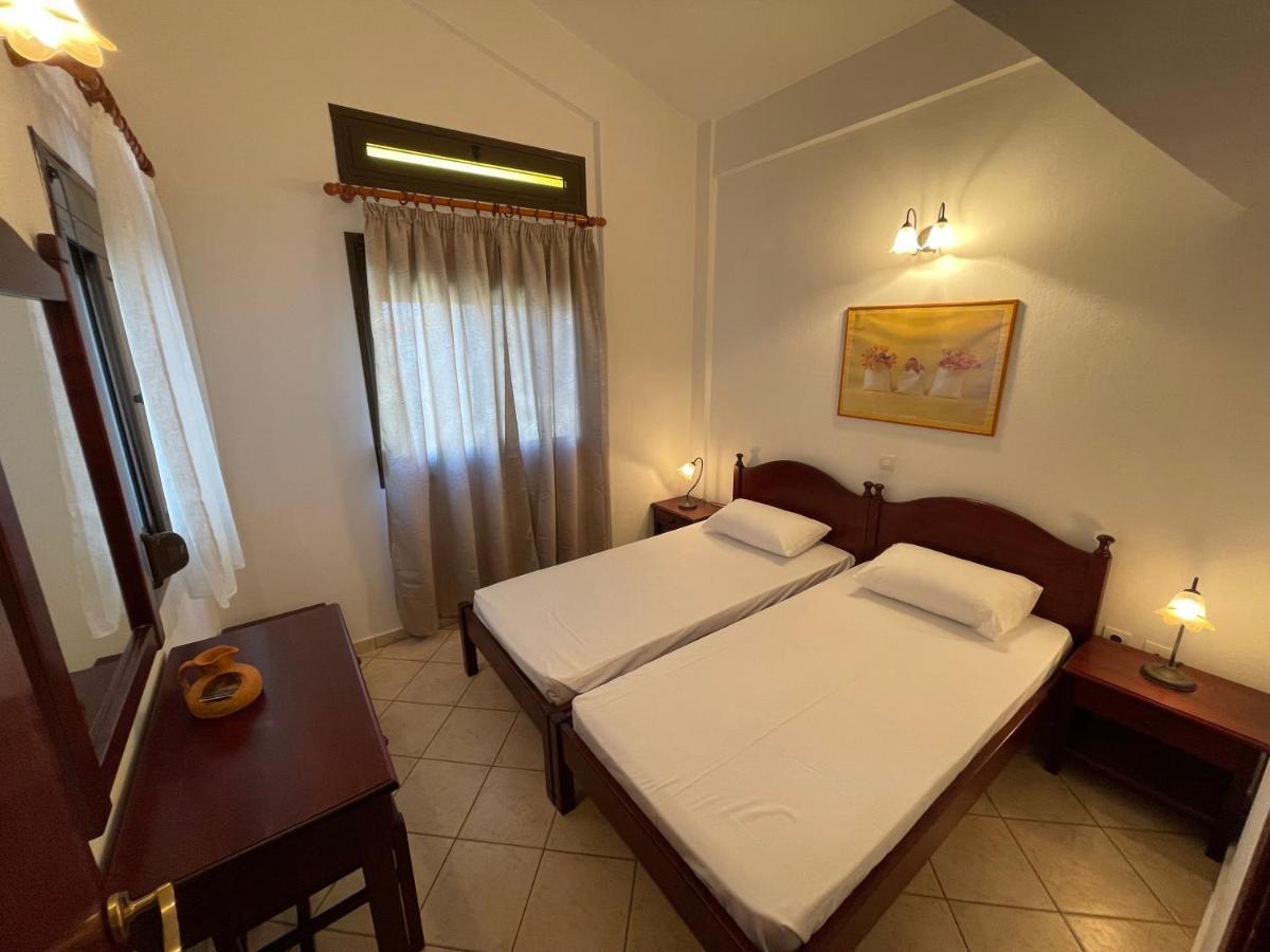 Galazia Akti Seaside Apartments Nikíti Kültér fotó