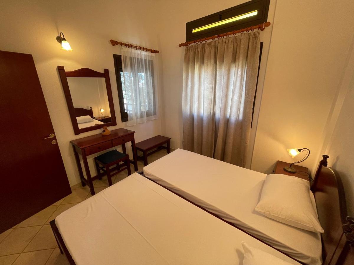 Galazia Akti Seaside Apartments Nikíti Kültér fotó