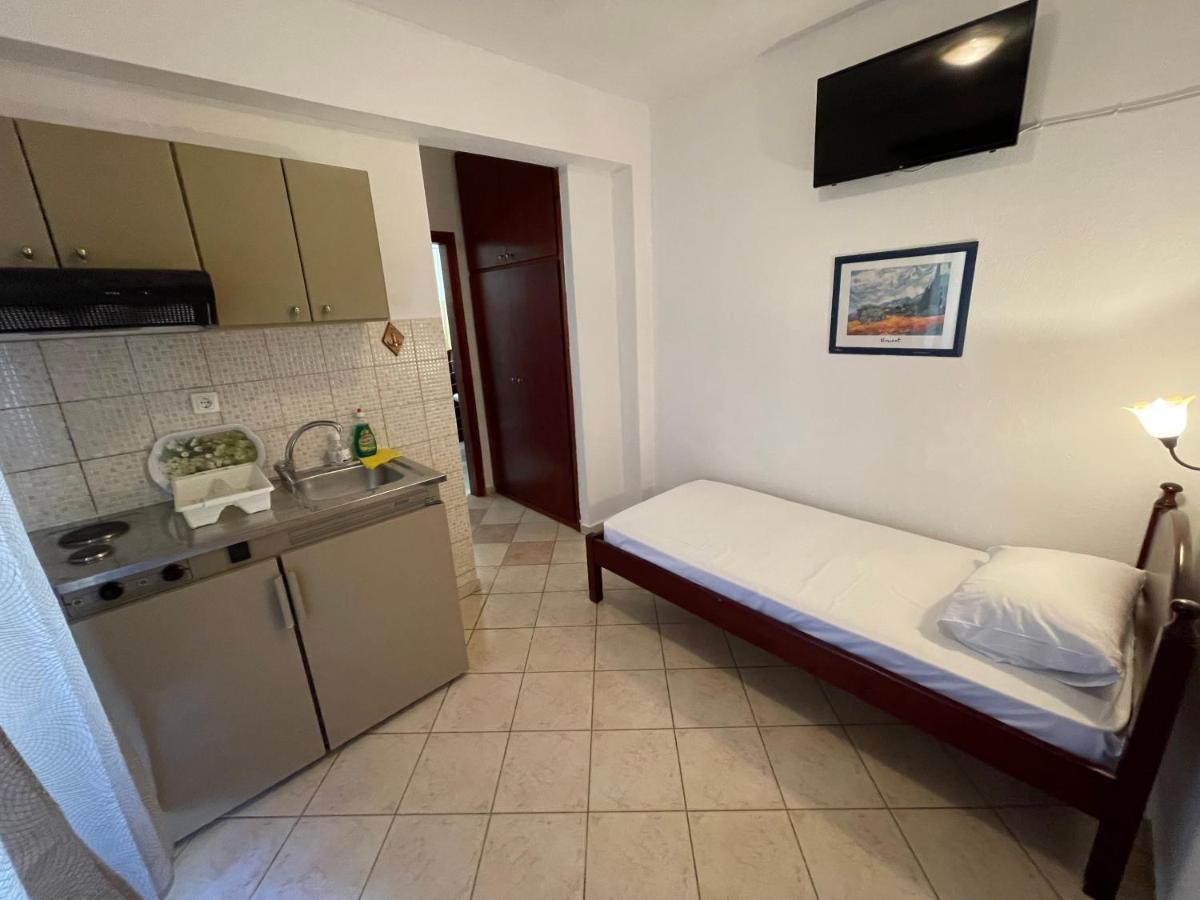 Galazia Akti Seaside Apartments Nikíti Kültér fotó