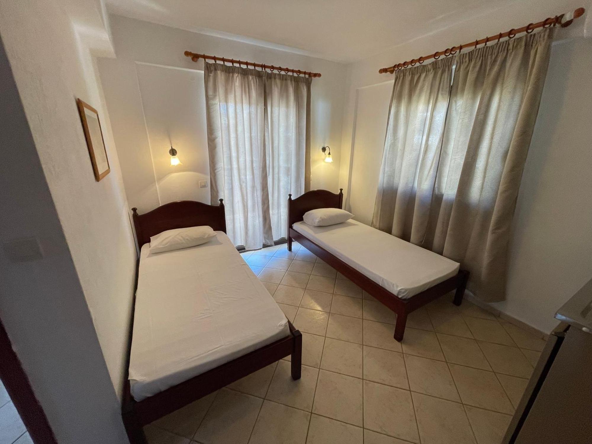 Galazia Akti Seaside Apartments Nikíti Szoba fotó